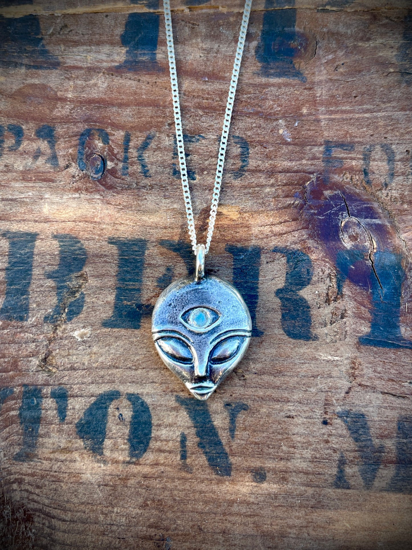 LIMITED EDITION: I Want to believe! Labradorite Alien Pendant